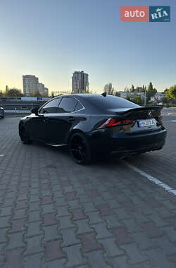 Седан Lexus IS 2019 в 