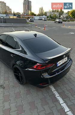 Седан Lexus IS 2019 в 