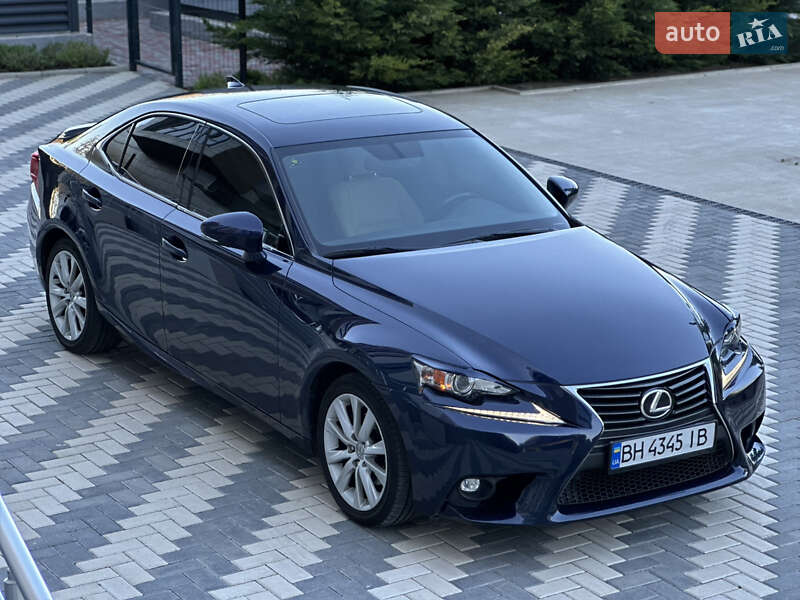 Lexus IS 2015