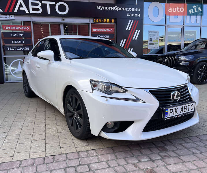 Седан Lexus IS 2013 в Львове