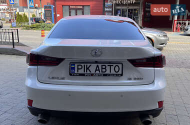 Седан Lexus IS 2013 в 