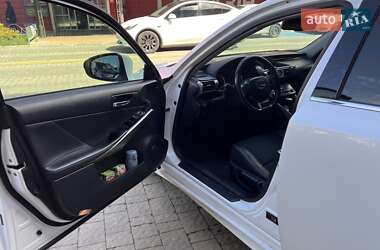 Седан Lexus IS 2013 в 