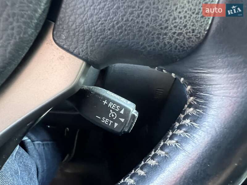 Седан Lexus IS 2013 в Львове