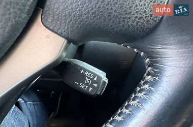 Седан Lexus IS 2013 в 