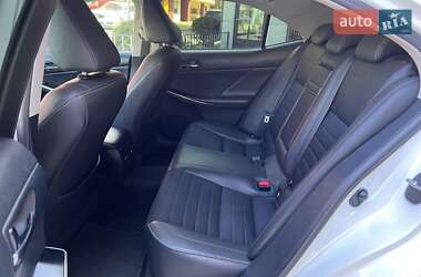 Седан Lexus IS 2013 в 