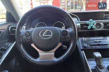 Седан Lexus IS 2013 в 