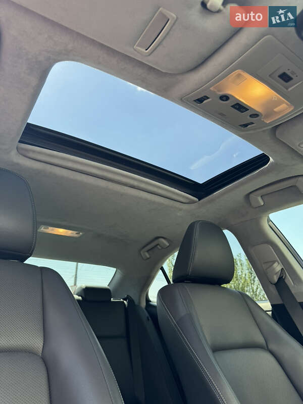 Седан Lexus IS 2016 в Дніпрі