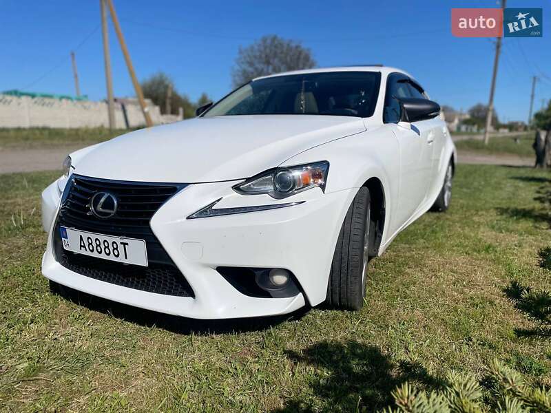 Lexus IS 2013