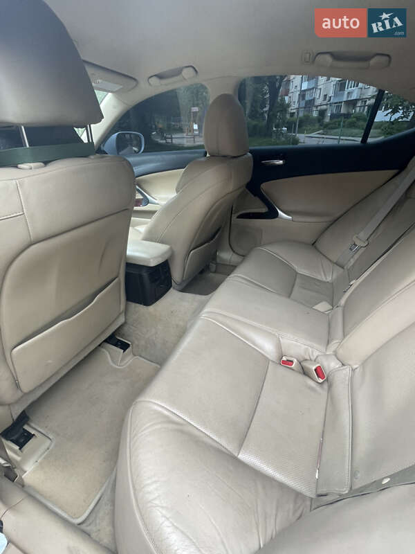 Седан Lexus IS 2006 в Львові