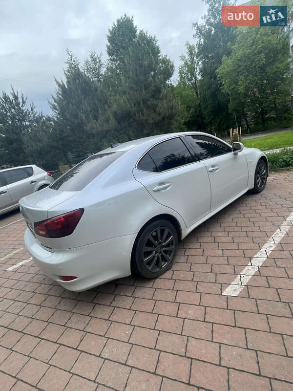 Седан Lexus IS 2006 в Львові