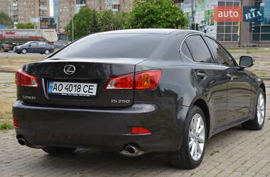 Седан Lexus IS 2010 в 