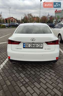 Седан Lexus IS 2016 в 