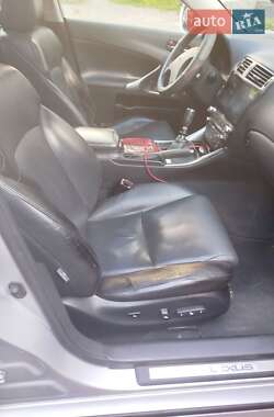 Седан Lexus IS 2005 в 