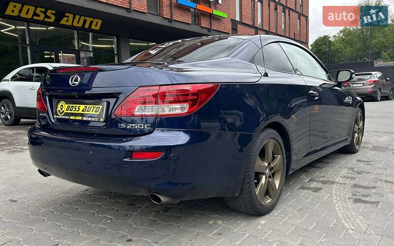 Кабриолет Lexus IS 2011 в Черновцах