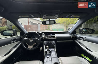 Седан Lexus IS 2013 в 