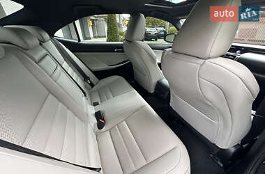 Седан Lexus IS 2013 в 