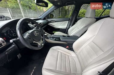 Седан Lexus IS 2013 в 