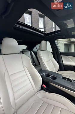 Седан Lexus IS 2013 в 