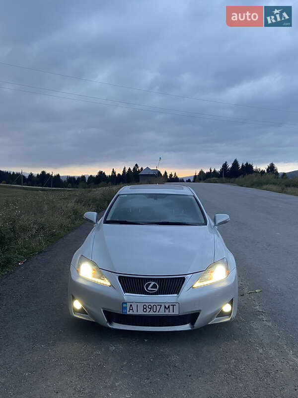 Седан Lexus IS 2010 в 