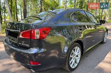 Седан Lexus IS 2012 в 