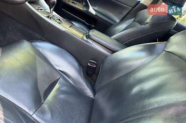 Седан Lexus IS 2012 в 