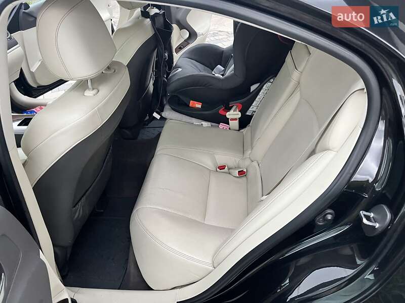 Седан Lexus IS 2011 в Хмельницком