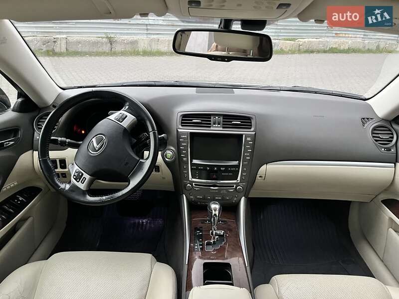 Седан Lexus IS 2011 в Хмельницком