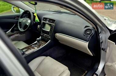Седан Lexus IS 2010 в 