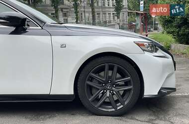 Седан Lexus IS 2016 в 