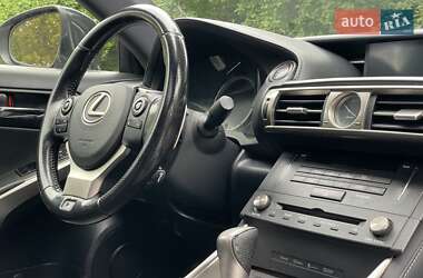 Седан Lexus IS 2016 в 