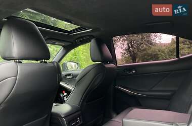 Седан Lexus IS 2016 в 