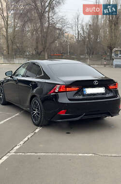 Седан Lexus IS 2014 в 