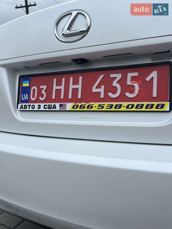 Седан Lexus IS 2012 в Дубно