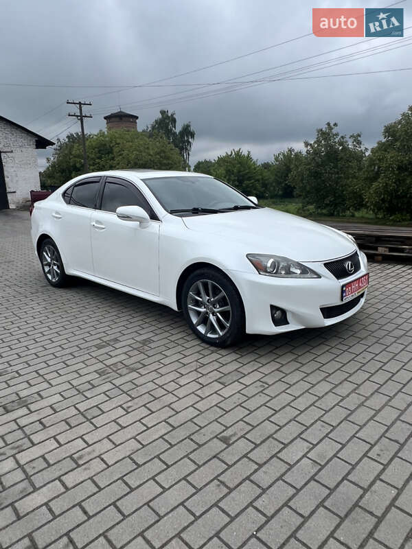 Седан Lexus IS 2012 в Дубно