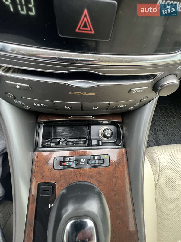Седан Lexus IS 2012 в Дубно