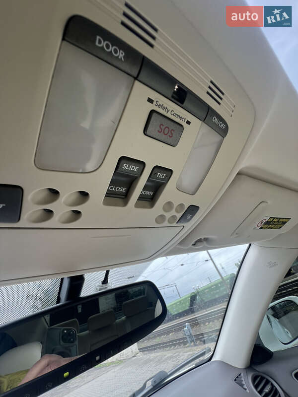 Седан Lexus IS 2012 в Дубно
