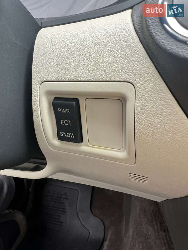 Седан Lexus IS 2012 в Дубно