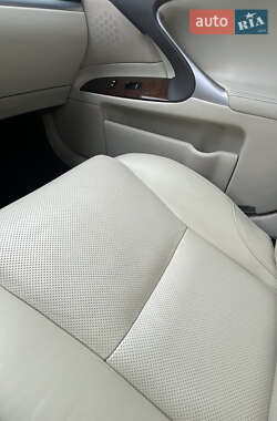 Седан Lexus IS 2012 в 