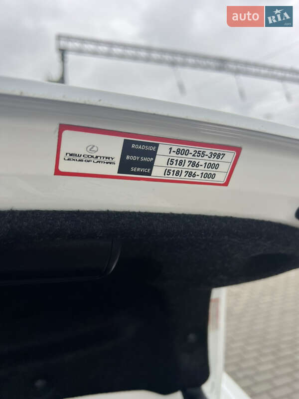 Седан Lexus IS 2012 в Дубно