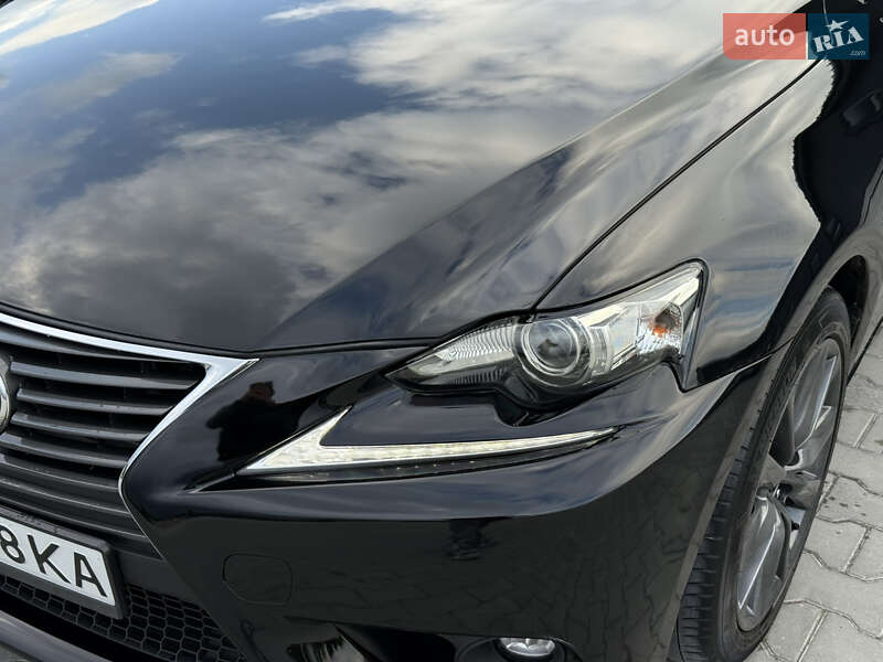 Седан Lexus IS 2014 в Тернополе
