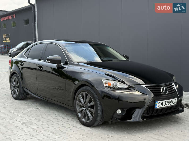 Седан Lexus IS 2014 в Тернополе