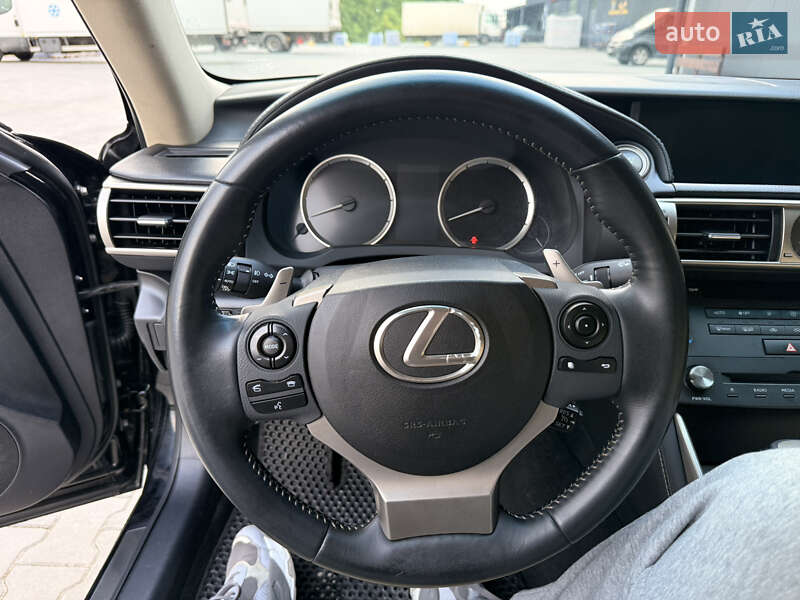 Седан Lexus IS 2014 в Тернополе