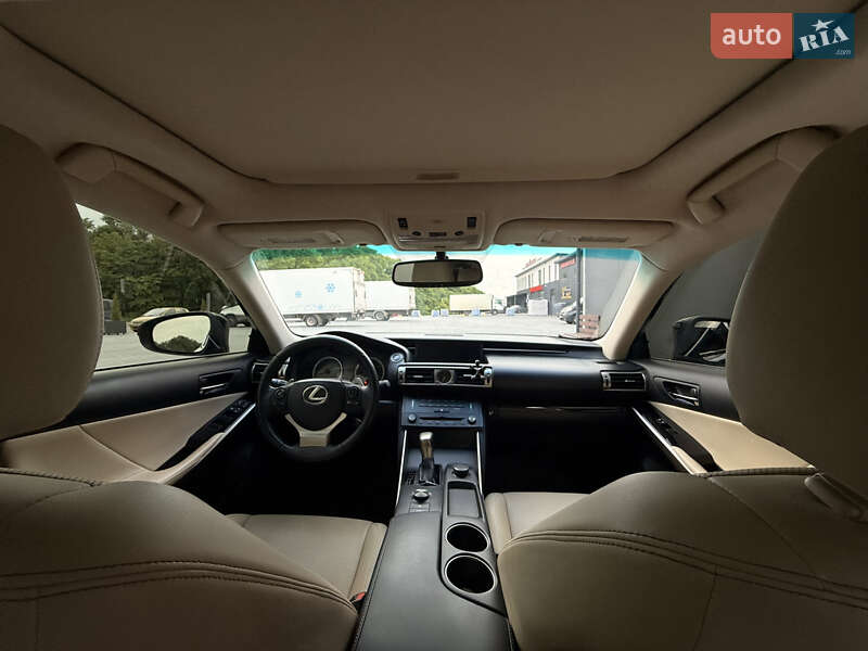 Седан Lexus IS 2014 в Тернополе