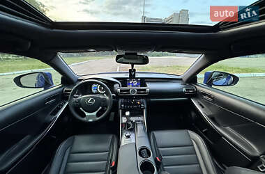 Седан Lexus IS 2014 в 
