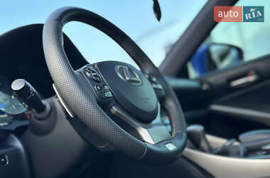 Седан Lexus IS 2014 в 