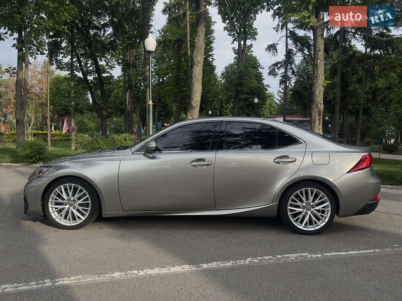 Седан Lexus IS 2017 в Харкові