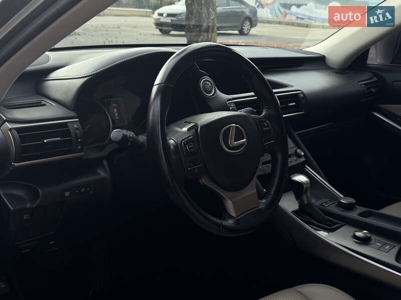 Седан Lexus IS 2017 в Харкові