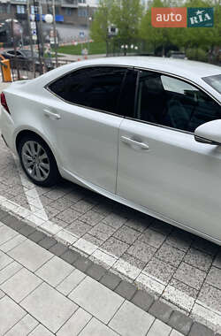 Седан Lexus IS 2013 в 