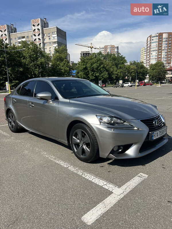 Lexus IS 2013