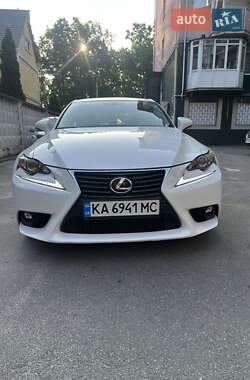 Седан Lexus IS 2015 в 
